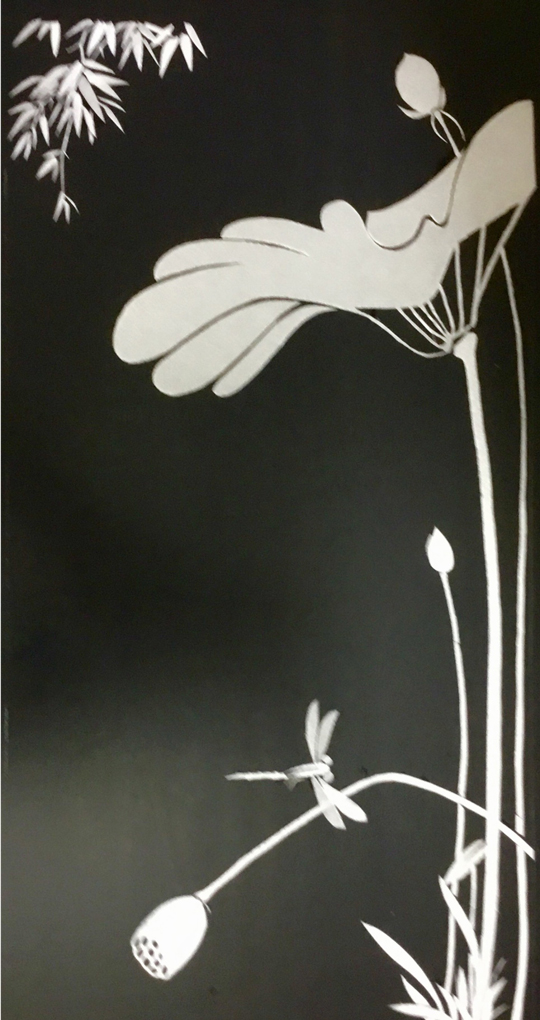 吴昌伟作品1--浮雕剪纸《荷》规格：96cmX49cm.jpg