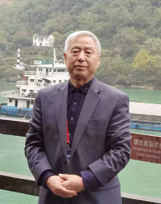 钱清贵个人照1.jpg