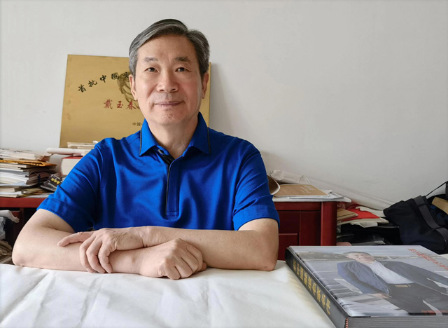 戴玉春个人照片.jpg