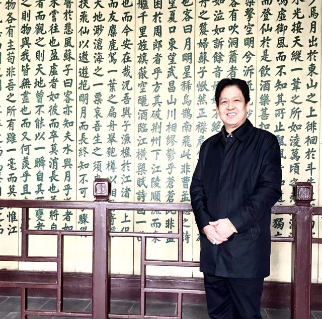 邱春林照片.jpg