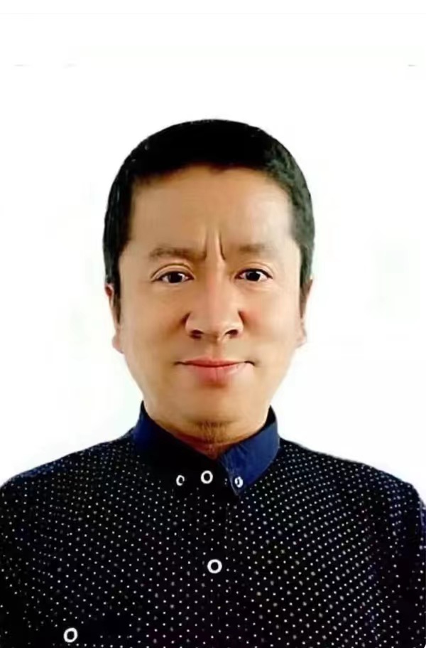 王宝亮个人照片.jpg