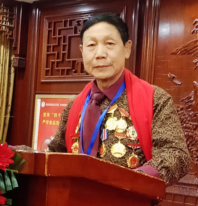 吴万福个人照片.jpg