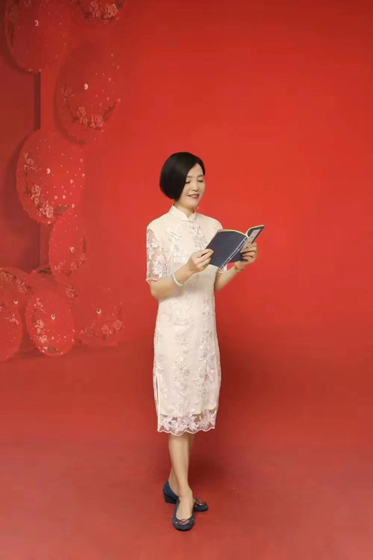 殷富兰个人照片.jpg