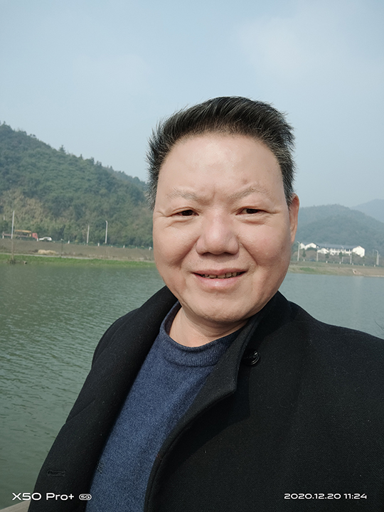 陈建新个人照片.jpg