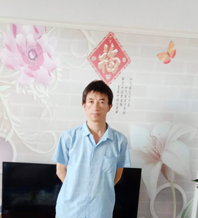 杜平平个人照.jpg