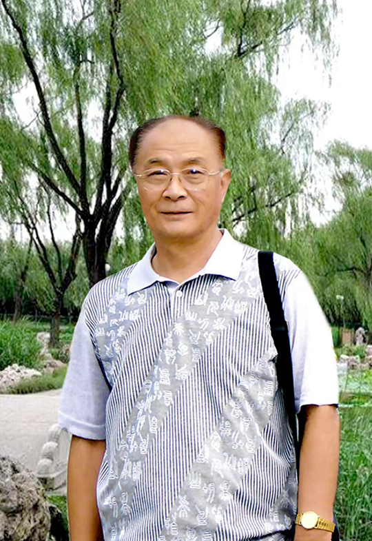 戴延平个人照片.jpg