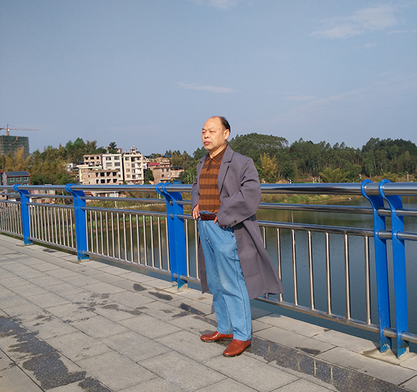 玉明轩个人照.jpg