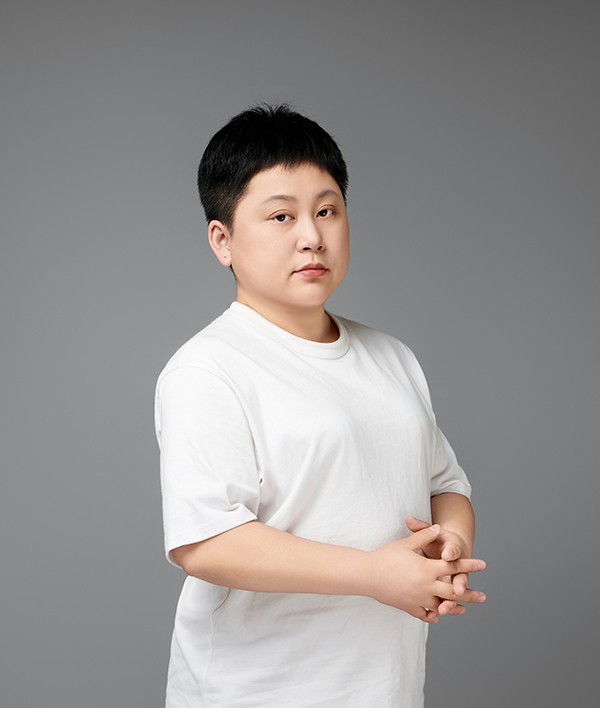罗敏.jpg